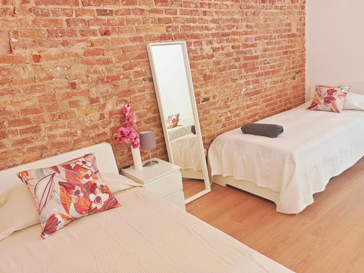 By Universitat Rooms Barcelone Extérieur photo